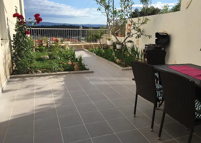 The Big Terrace Apartment